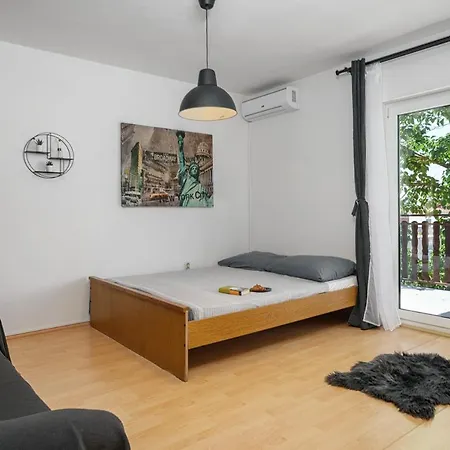 Guest house Frida And
